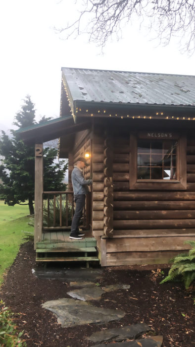 Classic Rustic Cabin at Rowena's Inn on the River